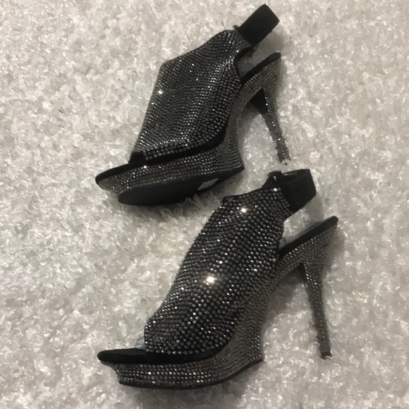 NEW GORGEOUS HELEN’S HEART PROM PAGEANT HEELS❣️ - Picture 1 of 6